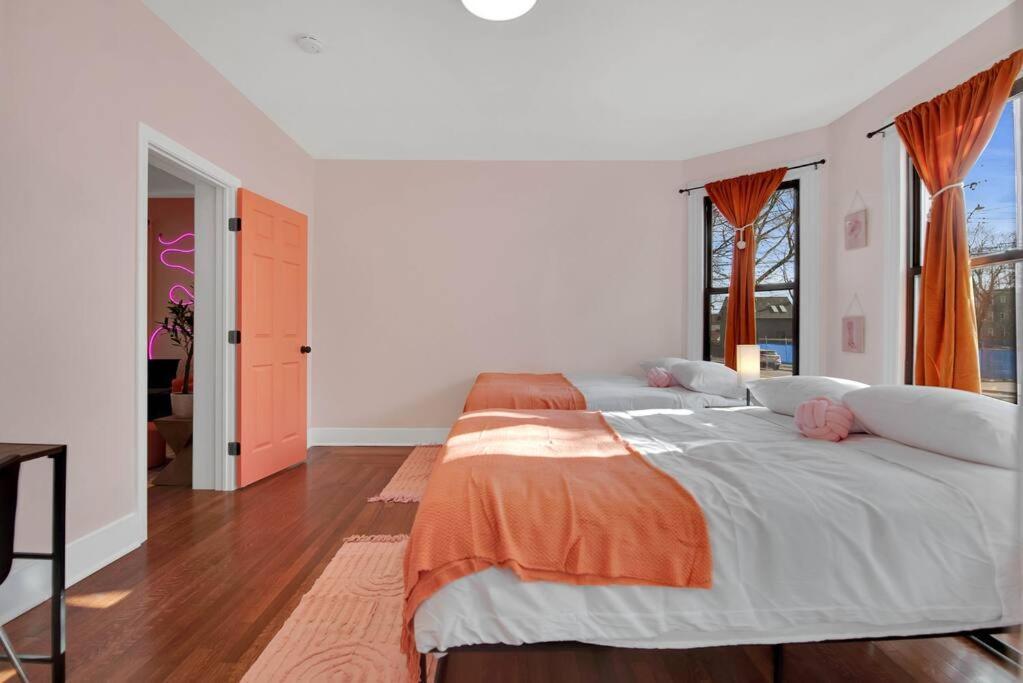 Peachy Paradise In East Rock Near Dt/Yale Ню Хейвън Екстериор снимка