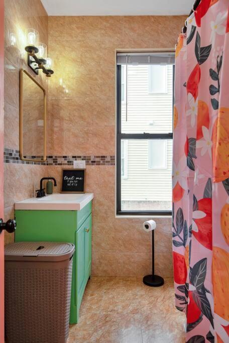 Peachy Paradise In East Rock Near Dt/Yale Ню Хейвън Екстериор снимка