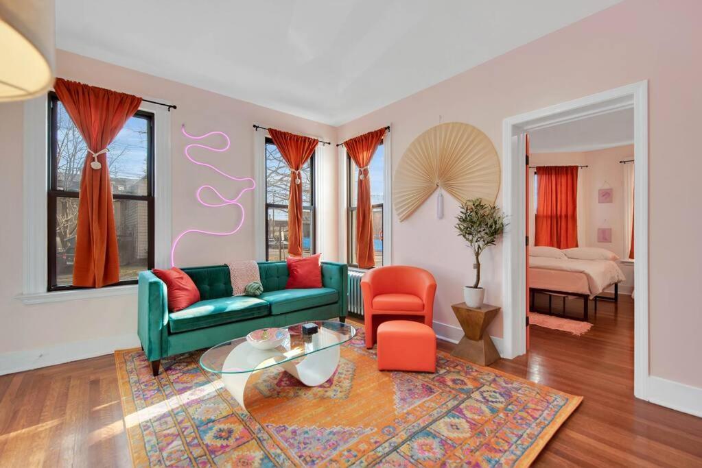 Peachy Paradise In East Rock Near Dt/Yale Ню Хейвън Екстериор снимка