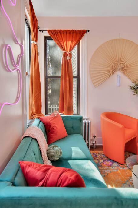 Peachy Paradise In East Rock Near Dt/Yale Ню Хейвън Екстериор снимка