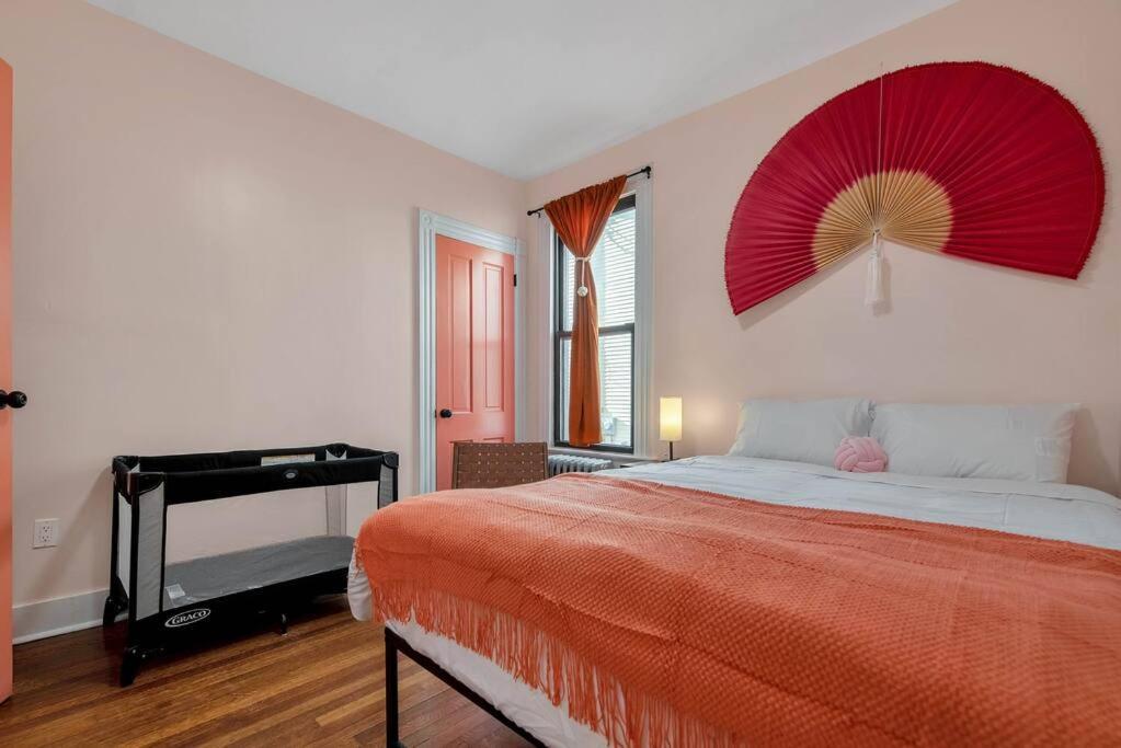 Peachy Paradise In East Rock Near Dt/Yale Ню Хейвън Екстериор снимка